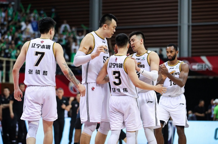 张镇麟：韩德君这些年非常不容易 希望他退役后享受家庭的时光