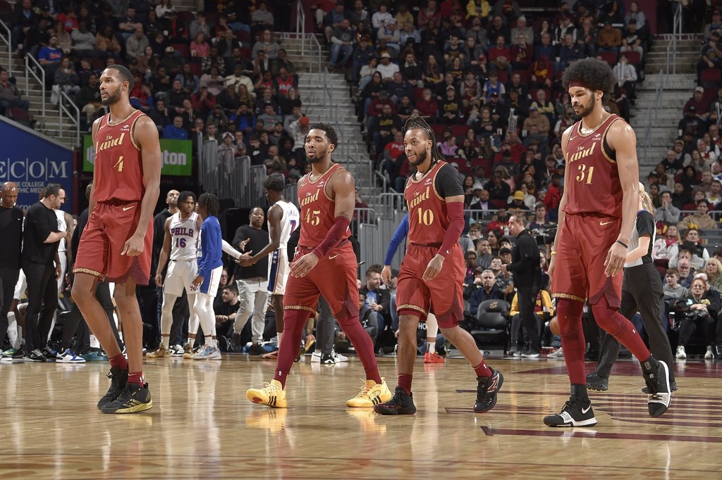 ESPN东部战绩预测：骑士卫冕东一 雄鹿绿军76人附加赛边缘