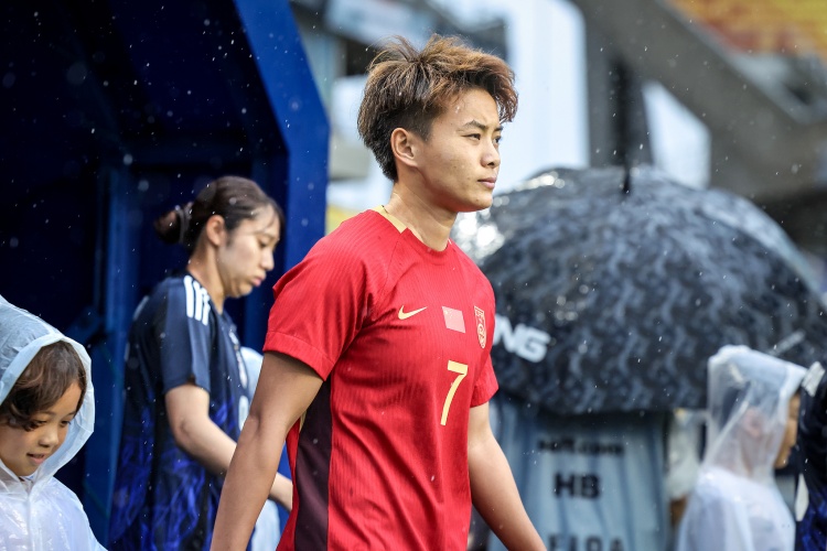 东体：中国女足表现出的进步很有价值，王霜对这支球队还不可或缺